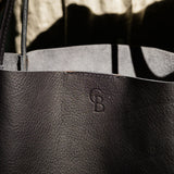 Simple Tote in Black