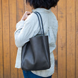 Simple Tote in Black